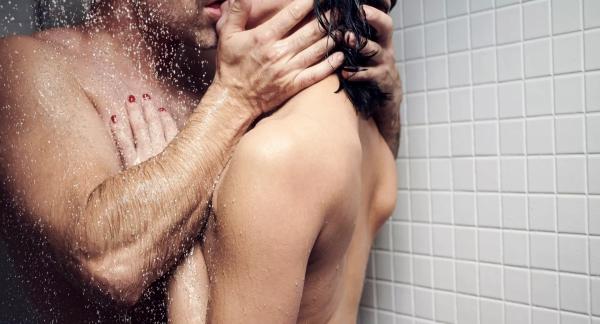 Миссионерская поза: как сделать секс удобнее для обоих